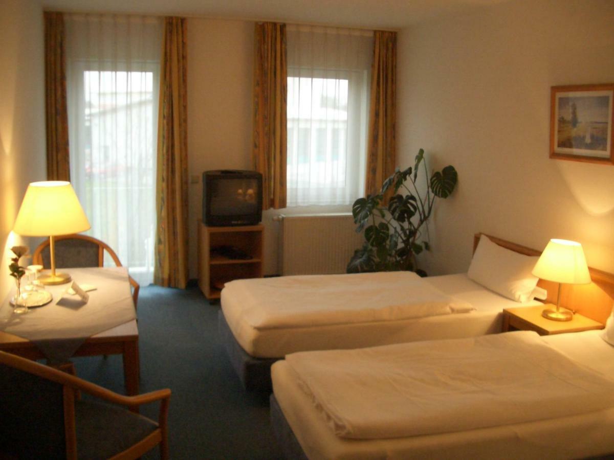 Weinhotel Wagner Frankenthal  Exterior photo